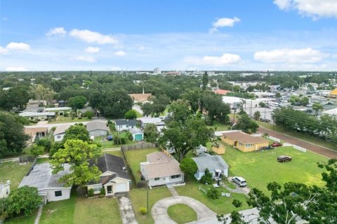 House in Saint Petersburg, Florida 3 bedrooms, 96.15 sq.m. № 1909661 - photo 26