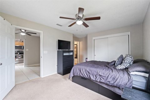 House in Saint Petersburg, Florida 3 bedrooms, 96.15 sq.m. № 1909661 - photo 13