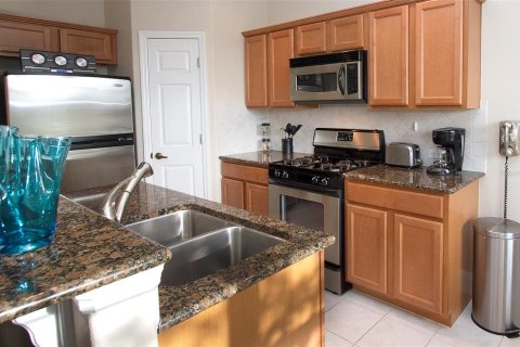 Townhouse in Four Corners, Florida 3 bedrooms, 156.63 sq.m. № 1724033 - photo 12