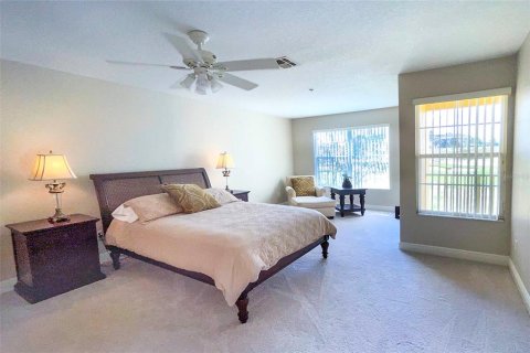 Townhouse in Four Corners, Florida 3 bedrooms, 156.63 sq.m. № 1724033 - photo 19