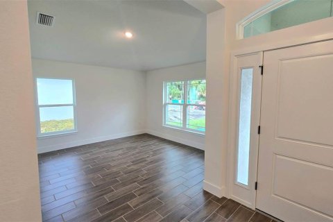 Villa ou maison à vendre à North Port, Floride: 4 chambres, 210.42 m2 № 2107276 - photo 5