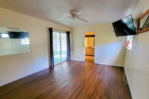 Casa en venta en LaBelle, Florida, 2 dormitorios, 146.51 m2 № 1987372 - foto 10