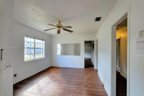 Casa en venta en LaBelle, Florida, 2 dormitorios, 146.51 m2 № 1987372 - foto 6