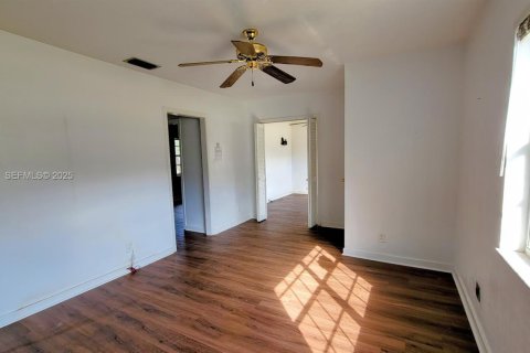 Casa en venta en LaBelle, Florida, 2 dormitorios, 146.51 m2 № 1987372 - foto 5