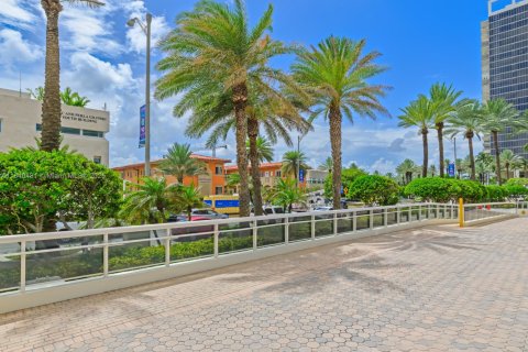 Condo in Bal Harbour, Florida, 3 bedrooms  № 1840801 - photo 7