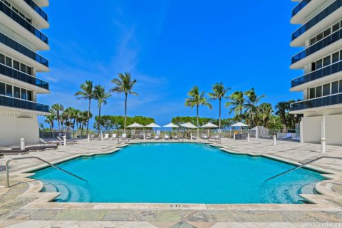 Condo in Bal Harbour, Florida, 3 bedrooms  № 1840801 - photo 3