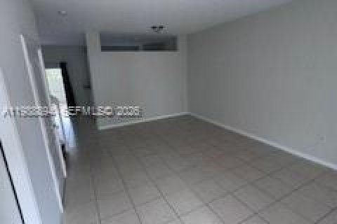 Townhouse in Miami, Florida 3 bedrooms, 144.74 sq.m. № 2051080 - photo 17