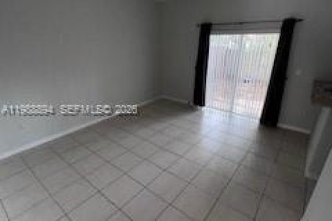 Townhouse in Miami, Florida 3 bedrooms, 144.74 sq.m. № 2051080 - photo 10