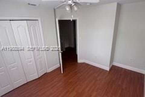 Townhouse in Miami, Florida 3 bedrooms, 144.74 sq.m. № 2051080 - photo 15