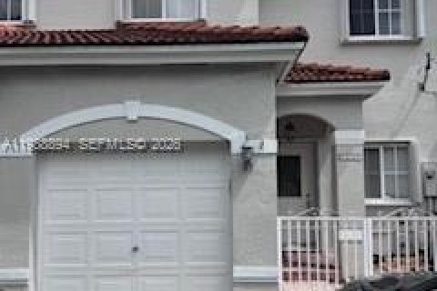 Townhouse in Miami, Florida 3 bedrooms, 144.74 sq.m. № 2051080 - photo 7