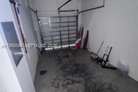 Townhouse in Miami, Florida 3 bedrooms, 144.74 sq.m. № 2051080 - photo 6
