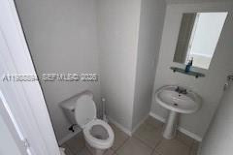 Townhouse in Miami, Florida 3 bedrooms, 144.74 sq.m. № 2051080 - photo 4