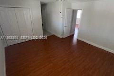 Townhouse in Miami, Florida 3 bedrooms, 144.74 sq.m. № 2051080 - photo 3