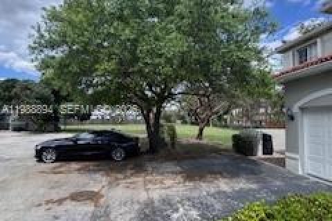 Townhouse in Miami, Florida 3 bedrooms, 144.74 sq.m. № 2051080 - photo 12
