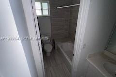 Townhouse in Miami, Florida 3 bedrooms, 144.74 sq.m. № 2051080 - photo 19