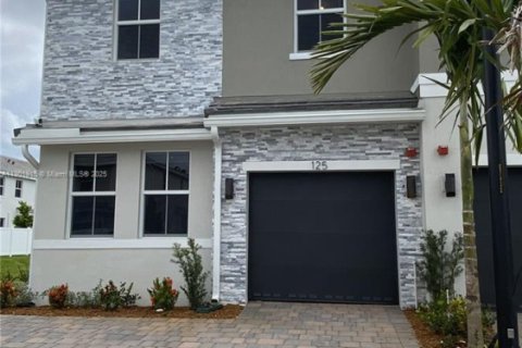 Adosado en alquiler en Pembroke Pines, Florida, 4 dormitorios № 1953823 - foto 3