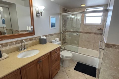 Снять в аренду кондоминиум в Дания-Бич, Флорида 1 спальня, 83.61м2, № 1955611 - фото 23