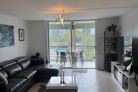 Снять в аренду кондоминиум в Дания-Бич, Флорида 1 спальня, 83.61м2, № 1955611 - фото 5