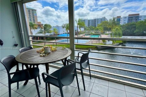 Снять в аренду кондоминиум в Дания-Бич, Флорида 1 спальня, 83.61м2, № 1955611 - фото 12