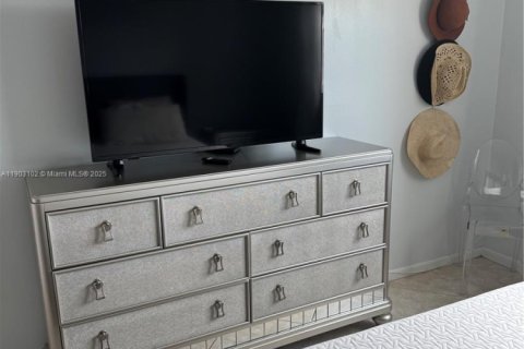 Снять в аренду кондоминиум в Дания-Бич, Флорида 1 спальня, 83.61м2, № 1955611 - фото 18