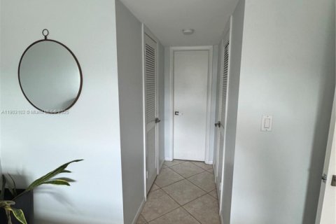 Снять в аренду кондоминиум в Дания-Бич, Флорида 1 спальня, 83.61м2, № 1955611 - фото 20