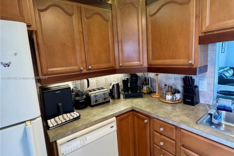 Снять в аренду кондоминиум в Дания-Бич, Флорида 1 спальня, 83.61м2, № 1955611 - фото 16