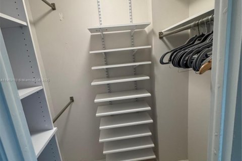 Снять в аренду кондоминиум в Дания-Бич, Флорида 1 спальня, 83.61м2, № 1955611 - фото 22