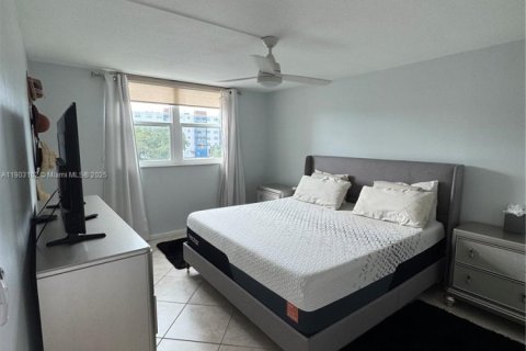 Снять в аренду кондоминиум в Дания-Бич, Флорида 1 спальня, 83.61м2, № 1955611 - фото 17