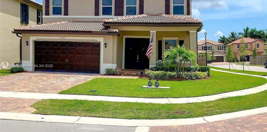 House in Homestead, Florida 4 bedrooms, 221.11 sq.m. № 1849256