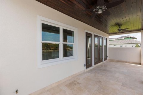 Casa en venta en Palm Coast, Florida, 4 dormitorios, 418.8 m2 № 623872 - foto 23