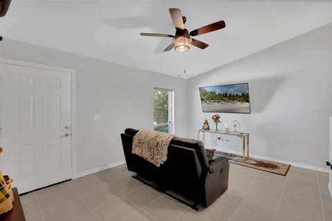 Duplex in Orlando, Florida 2 bedrooms, 80.82 sq.m. № 1679838 - photo 5