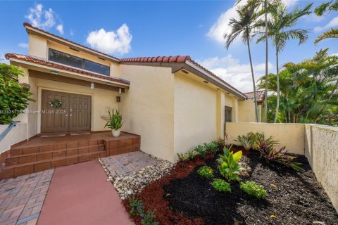 Townhouse in Hialeah, Florida 2 bedrooms, 189.43 sq.m. № 1818377 - photo 1