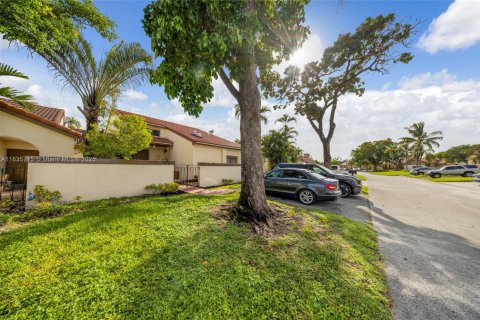 Townhouse in Hialeah, Florida 2 bedrooms, 189.43 sq.m. № 1818377 - photo 5