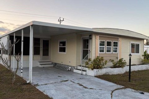 Apartment in North Fort Myers, Florida 2 bedrooms, 80.45 sq.m. № 2102105