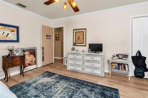 House in North Miami Beach, Florida 3 bedrooms, 187.85 sq.m. № 2053065 - photo 25