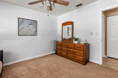 House in North Miami Beach, Florida 3 bedrooms, 187.85 sq.m. № 2053065 - photo 28