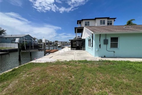 House in Hudson, Florida 2 bedrooms, 114.64 sq.m. № 1827191 - photo 28