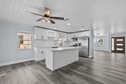 House in Hudson, Florida 2 bedrooms, 114.64 sq.m. № 1827191 - photo 9