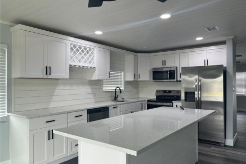 House in Hudson, Florida 2 bedrooms, 114.64 sq.m. № 1827191 - photo 14