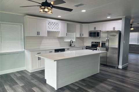 House in Hudson, Florida 2 bedrooms, 114.64 sq.m. № 1827191 - photo 15