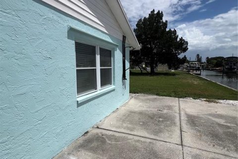 House in Hudson, Florida 2 bedrooms, 114.64 sq.m. № 1827191 - photo 29