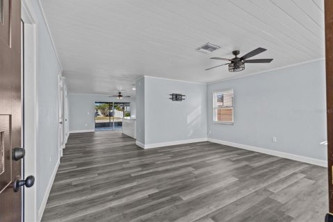 House in Hudson, Florida 2 bedrooms, 114.64 sq.m. № 1827191 - photo 8