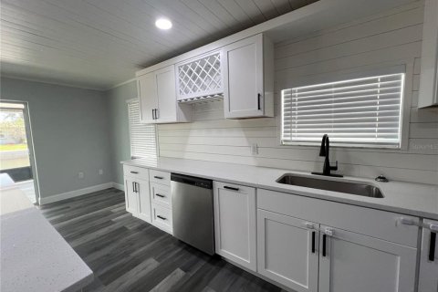 House in Hudson, Florida 2 bedrooms, 114.64 sq.m. № 1827191 - photo 19