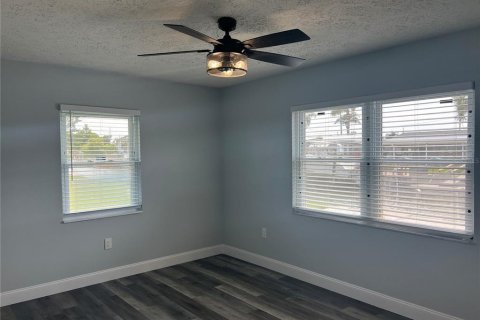 House in Hudson, Florida 2 bedrooms, 114.64 sq.m. № 1827191 - photo 21