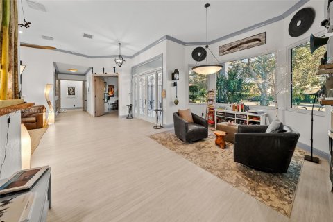 House in Cooper City, Florida 4 bedrooms, 330.73 sq.m. № 1965634 - photo 15