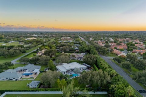 House in Cooper City, Florida 4 bedrooms, 330.73 sq.m. № 1965634 - photo 29