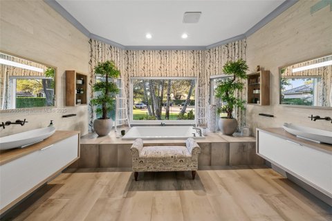 House in Cooper City, Florida 4 bedrooms, 330.73 sq.m. № 1965634 - photo 19