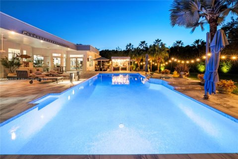 House in Cooper City, Florida 4 bedrooms, 330.73 sq.m. № 1965634 - photo 30