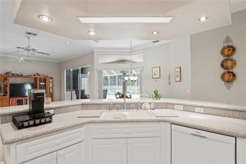 House in Hudson, Florida 4 bedrooms, 264.49 sq.m. № 1825330 - photo 13