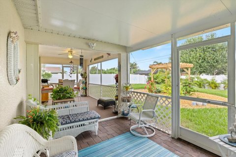 House in Englewood, Florida 3 bedrooms, 149.39 sq.m. № 1916242 - photo 30